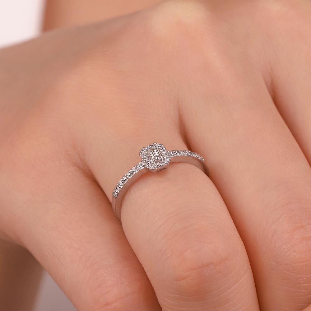 Baget Yüzükler 0.19 Karat Lab Pırlanta Halo Baget Tektaş Yüzük - FP00310