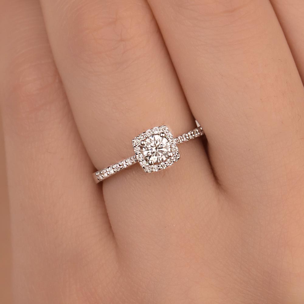 0.45 Karat Lab Pırlanta Özel Tasarım Halo Tektaş Yüzük - FP04033