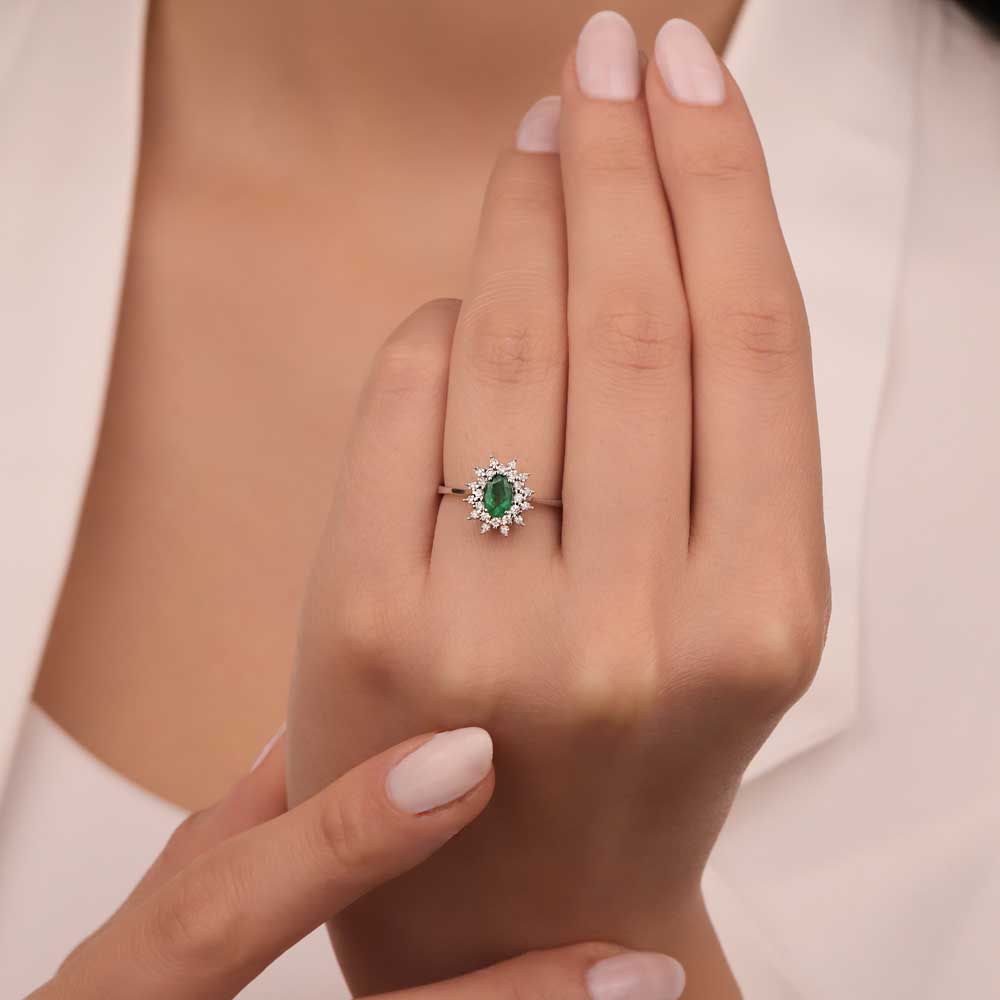 0,52 Karat Lab Pırlanta Oval Jasmine Zümrüt Yüzük - FP03508