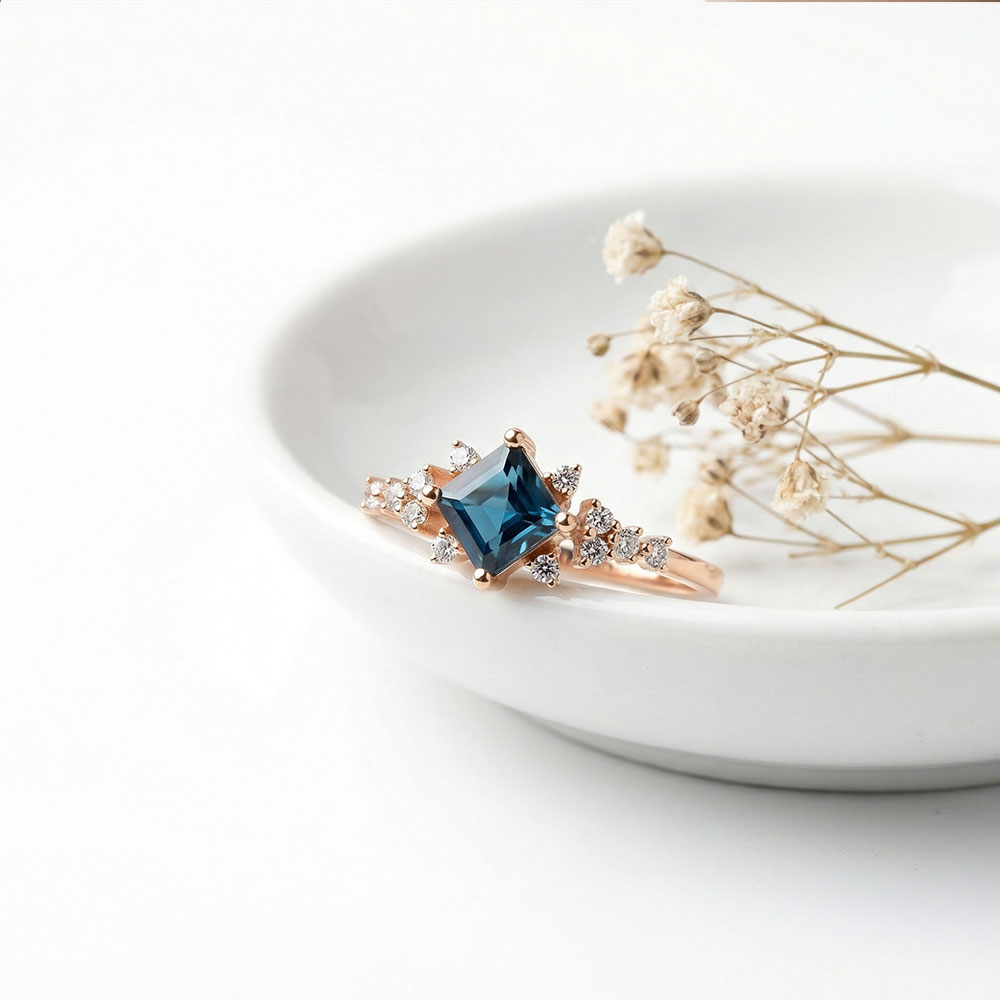 1,01 Karat Lab Pırlanta ve Prenses Kesim London Blue Topaz Vintage Aurora Tasarım Yüzük - FP12012