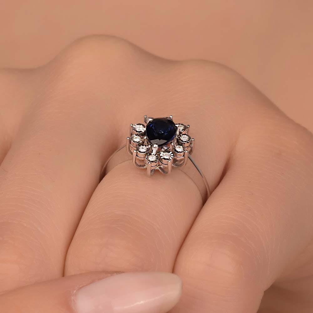 1,08 Karat Lab Pırlanta Kalem İşlemeli Damla Royale Safir Yüzük - FP02600