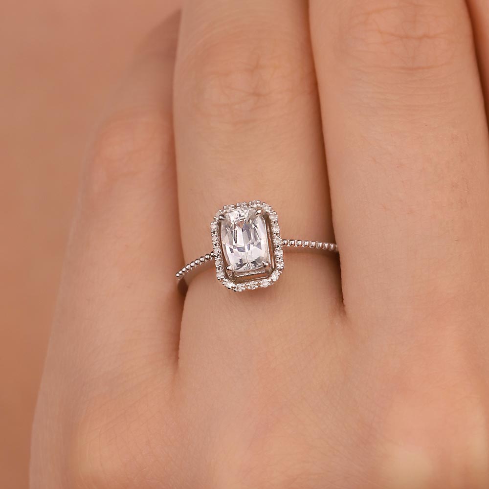 1,40 Karat Beyaz Safir Tektaş Lab Pırlanta Yüzük - FP02617