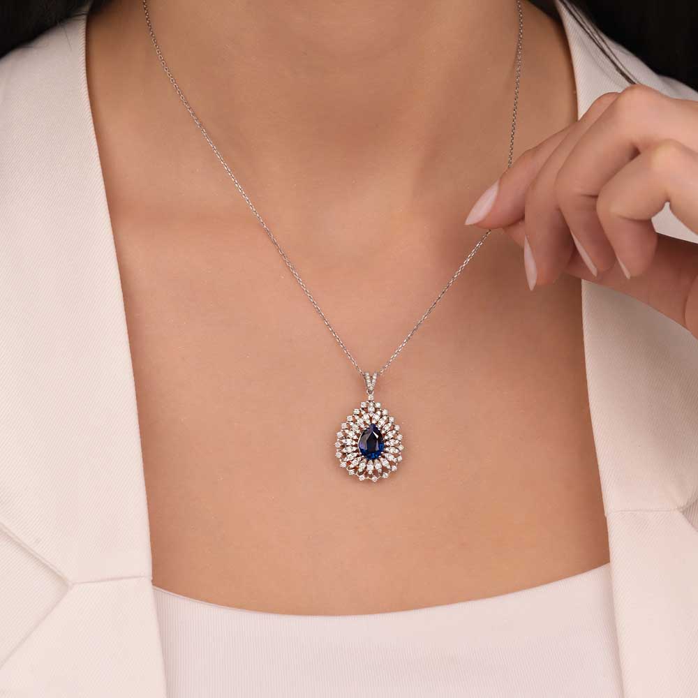 3,39 Karat Laboratuvar Pırlanta Damla Safir Kolye