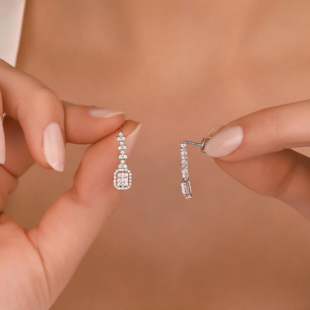 0,55 Karat Laboratuvar Pırlantalı Baget Taşlı Set Küpe