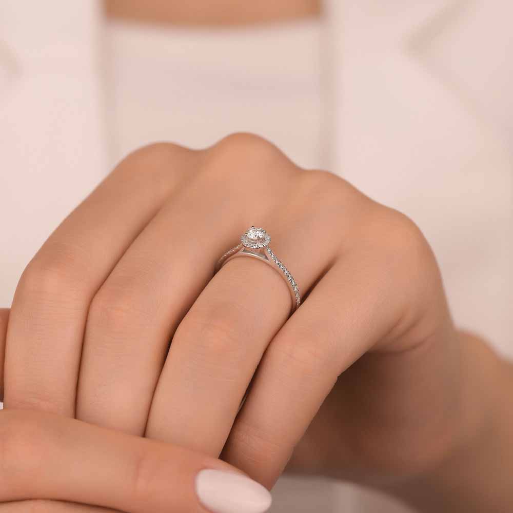 0.60 Karat Laboratuvar Pırlanta Halo Tektaş Yüzük