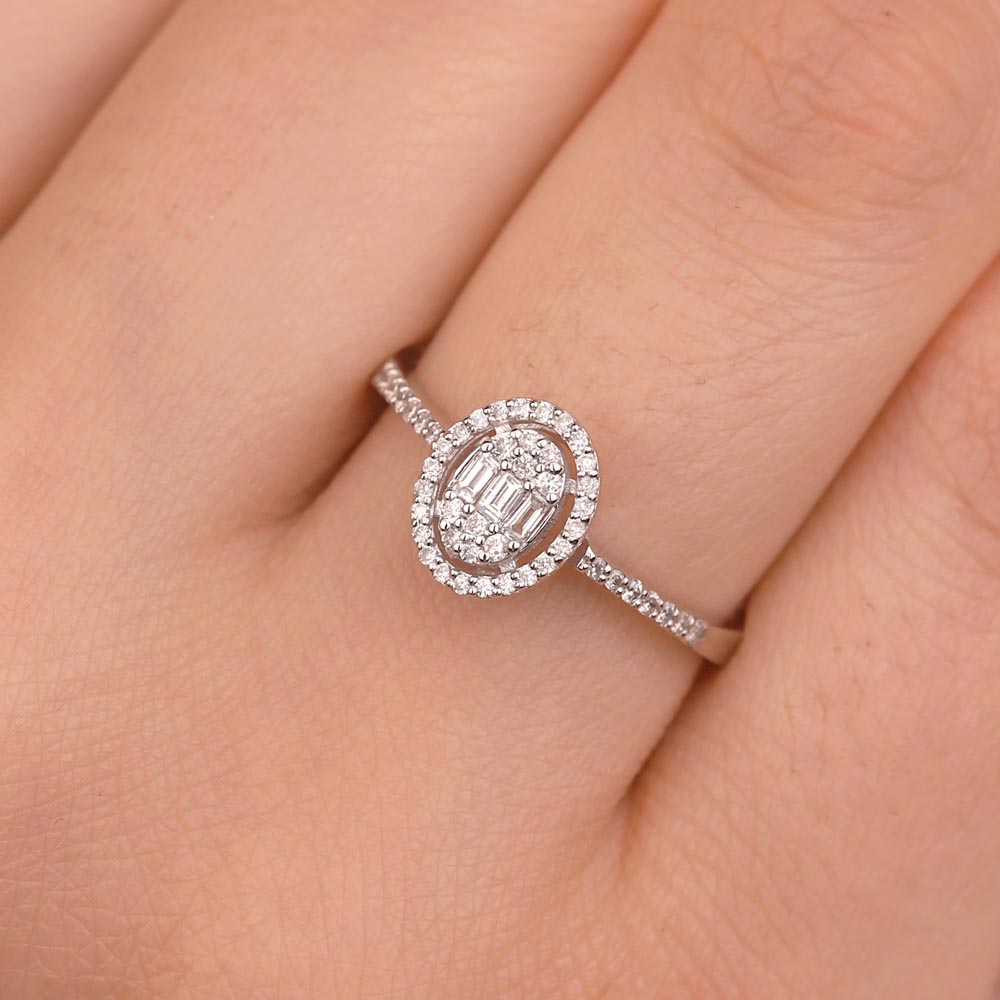 0.24 Karat Laboratuvar Pırlanta Oval Baget Yüzük