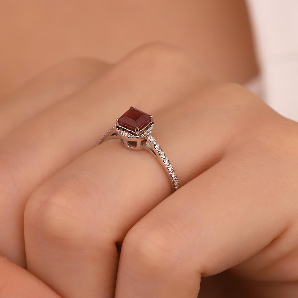 0,49 Karat Laboratuvar Pırlanta Stern Yakut Yüzük