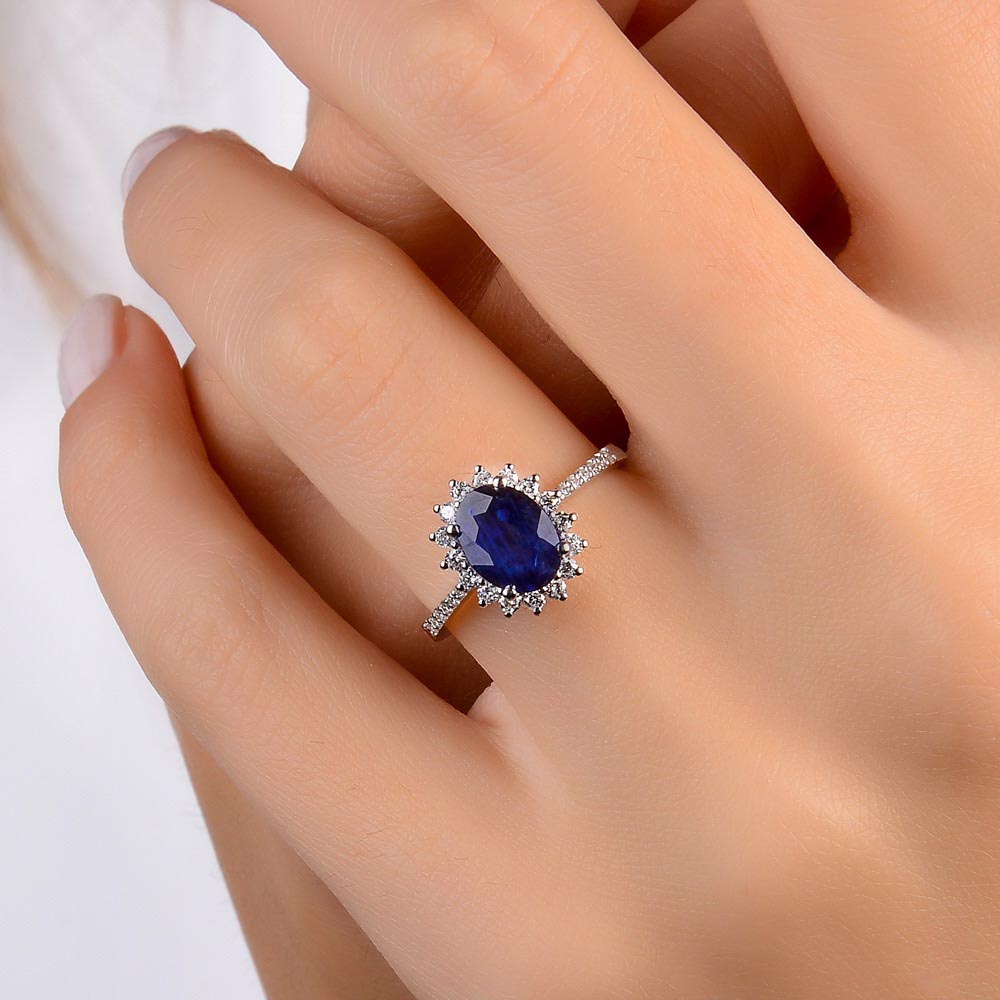 2.07 Karat Laboratuvar Pırlanta Oval Royale Safir Yüzük