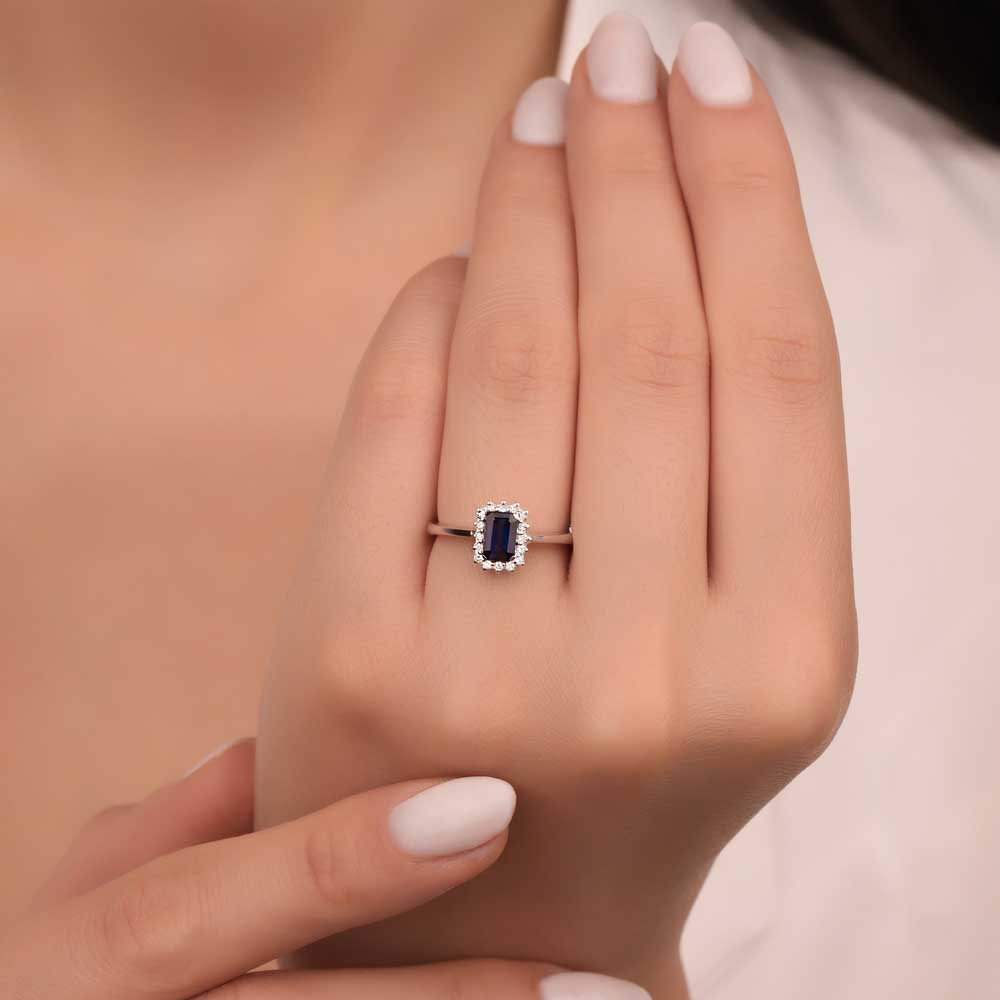 0,83 Karat Laboratuvar Pırlanta Royale Safir Yüzük