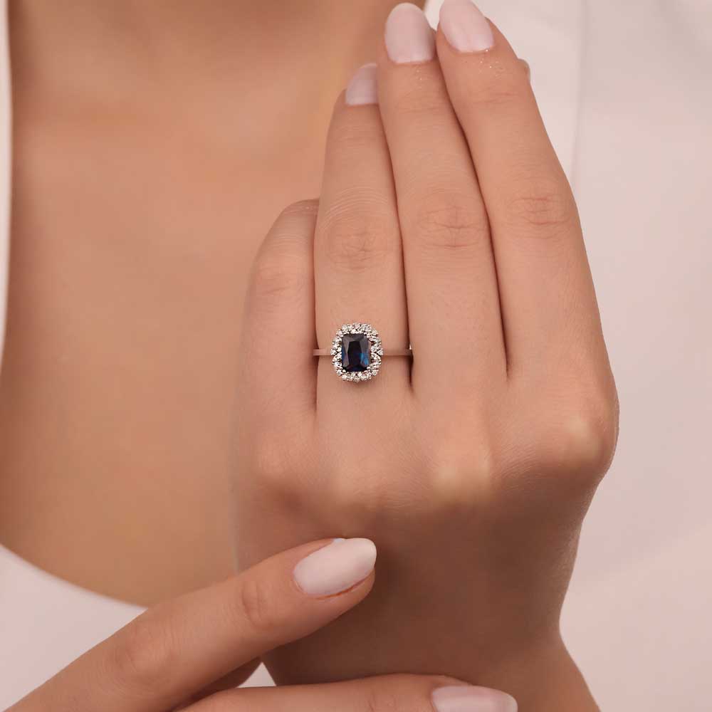 0,95 Karat Laboratuvar Pırlanta Baget Royale Safir Yüzük