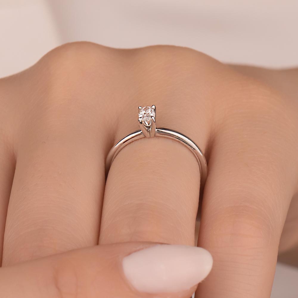 0.70 Karat Oval Kesim Laboratuvar Pırlanta Tiffany Forever Tektaş Yüzük